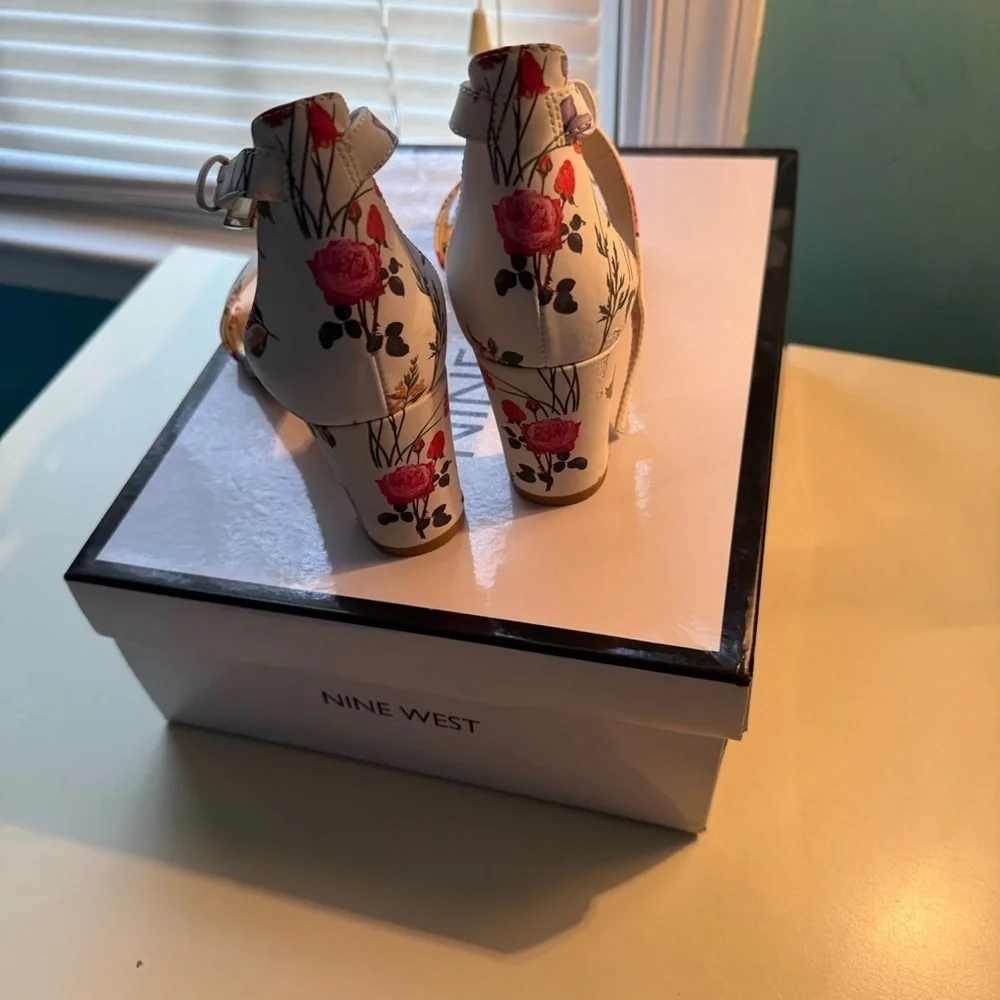 Nine West White and Pink Floral Heels